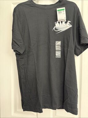 NWT Nike Black Short Sleeve Graphic Logo Tee